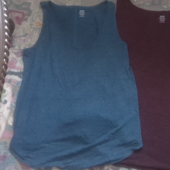 Two Old Navy Relaxed tank tops one in teal the other plum - Picture 4 of 6